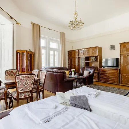 아파트 Vintage Build 2 Bedroom 2 Bathroom 부다페스트