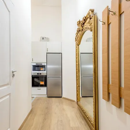 아파트 Vintage Build 2 Bedroom 2 Bathroom *