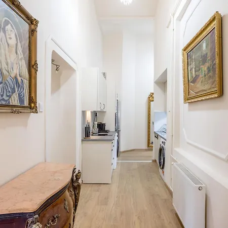 Vintage Build 2 Bedroom 2 Bathroom 부다페스트