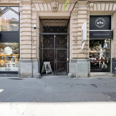 Vintage Build 2 Bedroom 2 Bathroom Appartement