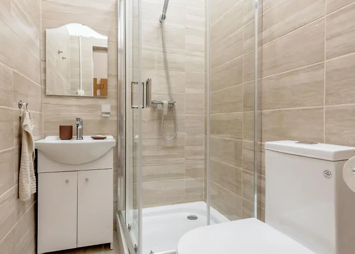 Vintage Build 2 Bedroom 2 Bathroom Appartement *