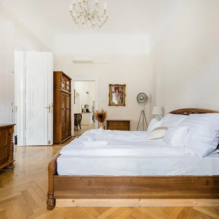 Vintage Build 2 Bedroom 2 Bathroom * Будапешт