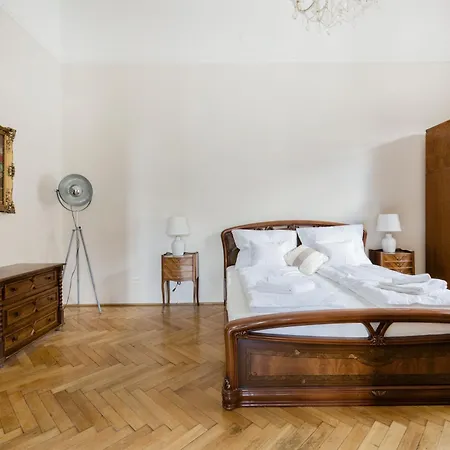 Апартаменты Vintage Build 2 Bedroom 2 Bathroom *