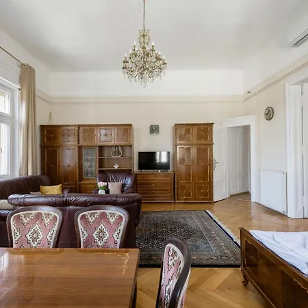 Vintage Build 2 Bedroom 2 Bathroom Апартаменты Будапешт