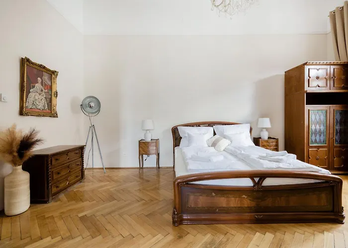 דירה Vintage Build 2 Bedroom 2 Bathroom *